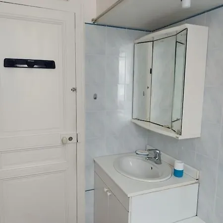 Veronique Apartment *